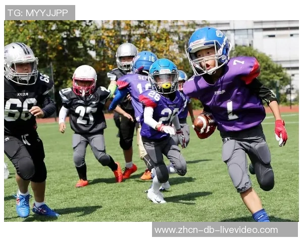 美式足球比赛的魅力与战术解析让你领略运动的激情与团队合作精神